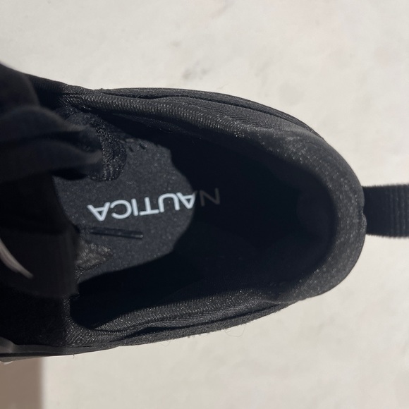 Women’s size 10 black Nautica running shoes. Brand new never been worn. - Picture 5 of 6